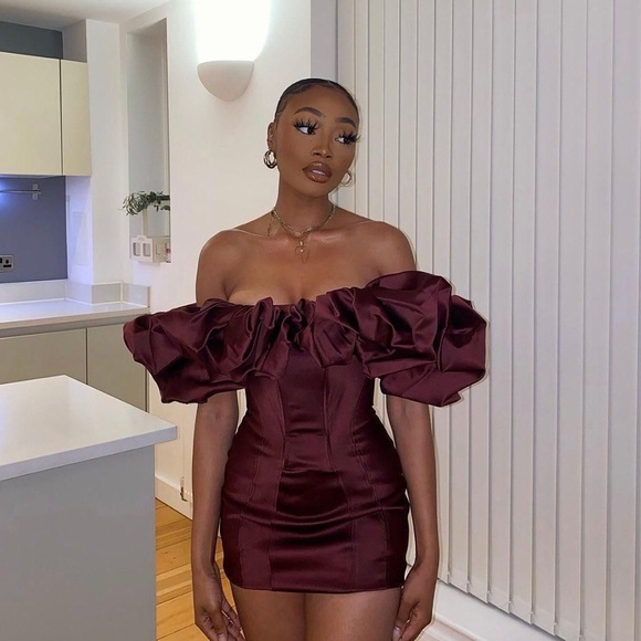 HOUSE OF CB 'Selena' Raisin Satin Ruffle Strapless Dress NWOT - Picture 4 of 15